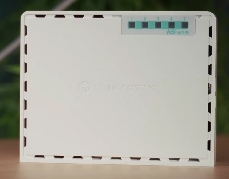 router-mikrotik-hex-refresh-e50ug-5.jpg